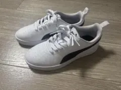 Puma ホワイト/ブラック スニーカー 24センチ
