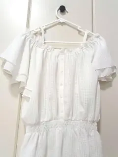 オフショルダー ホワイト トップス