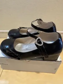 【ほぼ未使用】Ariana フォーマルシューズ 黒 （21.0 箱なしで発送）