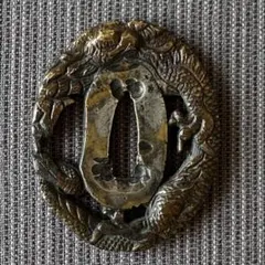 日本刀装具　短刀鐔　一匹龍　黄銅 日本刀装具 短刀鐔 一匹龍 黄銅 - メルカリ