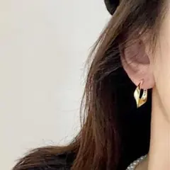 ゴールド ピアス S925 刻印 ねじれ デザイン キャッチレス