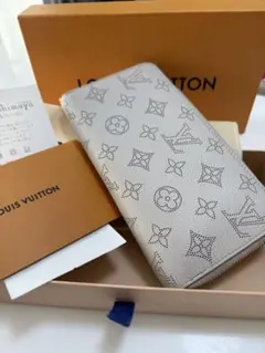 LOUIS VUITTON モノグラム ルイヴィトン　マヒナ　ジッピーウォレット