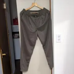 グレーブラウン　コーディロイパンツ