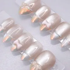 【368】ネイルチップMサイズ オーロララメフレンチ ベージュリボン マグネット