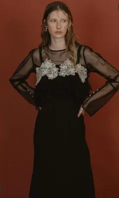 et.UNIVER Petal embroidery dress ブラック