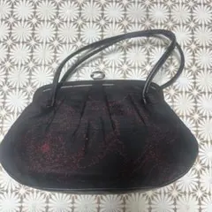和装用バッグ 黒と赤のプリーツデザイン