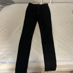 GU ハイウエストスキニーデニム パンツ ブラックのサムネイル