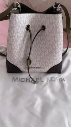 MICHAEL KORS MKロゴ 巾着ショルダーバッグ ロゴ金具 PVCレザー - メルカリ