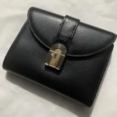 FURLA フルラ 二つ折り財布 オペラ ブラック レザー ゴールドロゴ金具のサムネイル