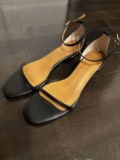 美品　atelier brugge アトリエブルージュ　レザー　革　サンダル　黒のサムネイル