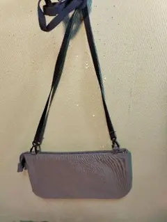 duex Cのワサビ色サコッシュショルダーバッグ