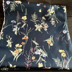 サービス品　ボタニカル花柄生地　ネイビー　60cm
