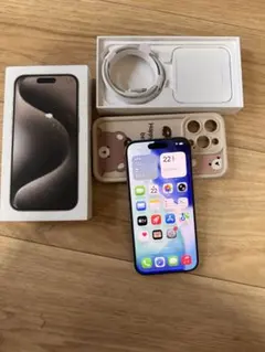 iPhone 15 pro Simフリー　バッテリー90%
