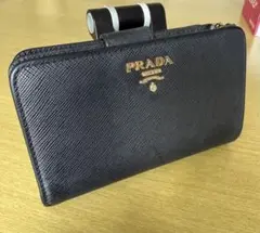 PRADA ブラックレザー 二つ折り財布