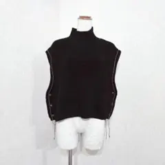 BEAMS HEART サイドボタン ハイネックリブニットベスト ブラック