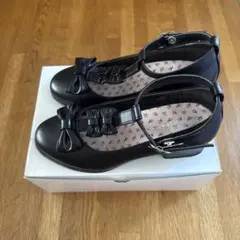 メゾピアノ黒のリボン付きフォーマルシューズ