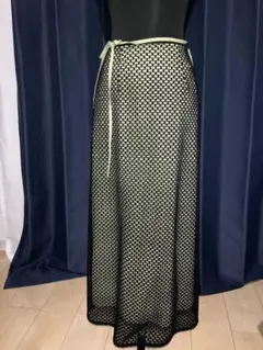 グリーンとブラックの組合せがおしゃれで珍しいデザイン　レイビームスのスカート♪