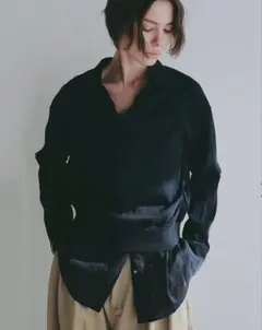 ETRE TOKYO★ヘンリーネックシアーニットプルオーバー　ネイビーのサムネイル