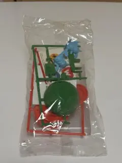 ポケモンバトル97 ポケモン食玩　BANDAI ピカチュウ、ライチュウ