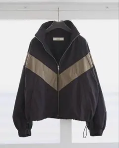 anuke Nylon Track Blouzon タグ付き anuku Nylon Track Blouzon 試着のみタグ付き - メルカリ
