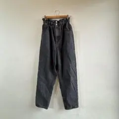 イング　INGNI デニムパンツ ハイウエスト　黒 フリー テーパード 美脚