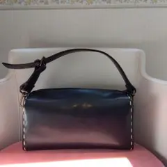 本革黒レザーハンドバッグ