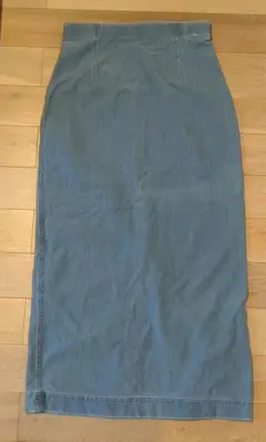 デニムタイトスカート