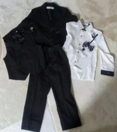 【値下げ】「入学式・卒園式に」ブラックスーツセット（ジャケット・ベスト・シャツ）