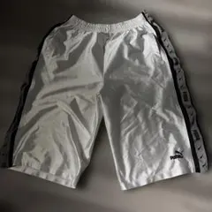PUMA ハーフパンツ ホワイト サイドロゴのサムネイル