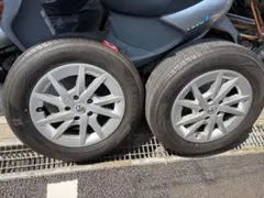 トヨタ純正 16インチ タイヤホイールセット+純正ナット付きのサムネイル