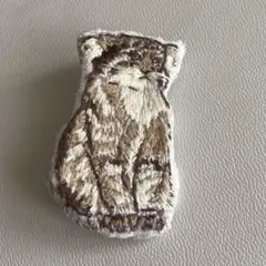 ハンドメイド刺繍ブローチ ⭐︎マヌルネコ