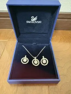 Swarovski ネックレスとピアスセット