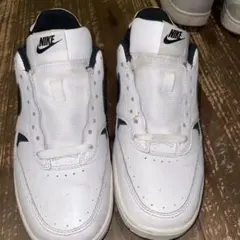 NIKE スニーカー ホワイト/ブラック