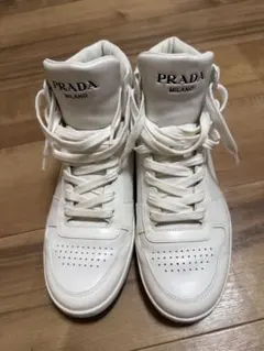 PRADA ハイカット スニーカー 3角ロゴ 26.5 - メルカリ