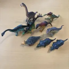 恐竜フィギュア　9体　まとめ売り