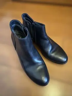 綺麗です！定番サムエデルマン　黒ショートブーツ