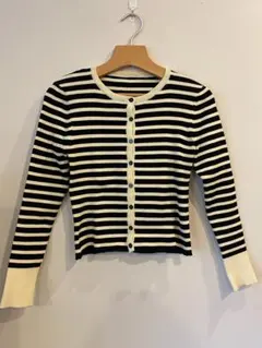 ZARA　ショート丈ボーダーカーディガン