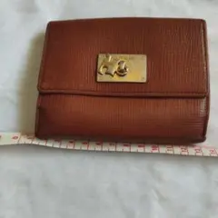 【鑑定済】ミュウミュウ MIUMIU チェーンウォレット クロコ型押し ブラウン 鑑定済】ミュウミュウ MIUMIU チェーンウォレット クロコ型押し