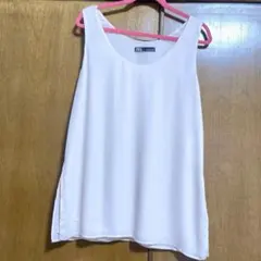 新品　未使用品　ZARA 薄ピンク　ノースリーブ トップス サイドスリット