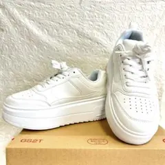 【匿名】GU スニーカー　ホワイト　白　Sサイズ　ボリュームソール　22.5㎝