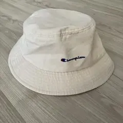Champion バケットハット ホワイト　57.5㎝のサムネイル