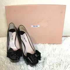 miu miu エナメルパンプス リボン ブラックのサムネイル