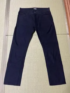 BEAMS ネイビー スリムフィットパンツ