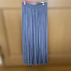 プリーツロングスカート