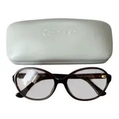 美品⭐︎Calvin Klein サングラス ケース付きのサムネイル