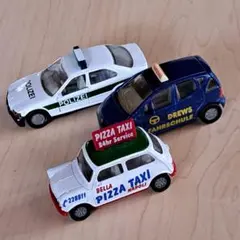 ミニカー　3台。