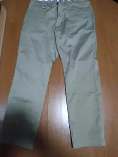 ベージュ ワークパンツ