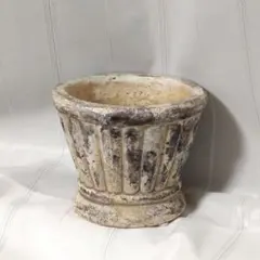 アンティーク調柄の陶器製フラワーベース