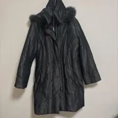 【訳あり】ロングコート M ブラック ファー付き 裏地チェック柄 脇ほつれあり