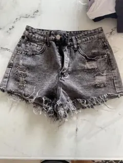 ダメージ加工グレーショートパンツ XS